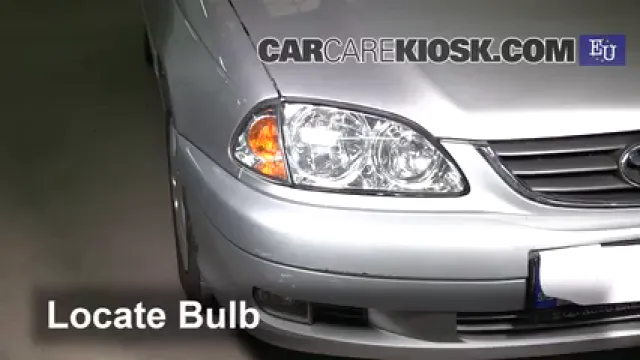 2002 Toyota Avensis LS 1.6L 4 Cyl. Lights Headlight (replace bulb)
